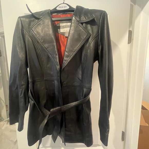 Black real leather woman’s coat - Picture 1 of 3